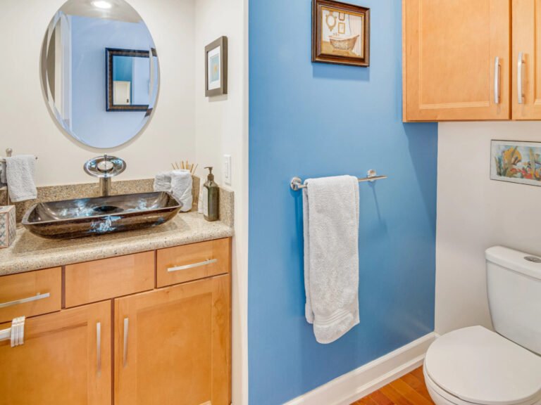 Spacious living room for corporate housing near Thousand Oaks CA