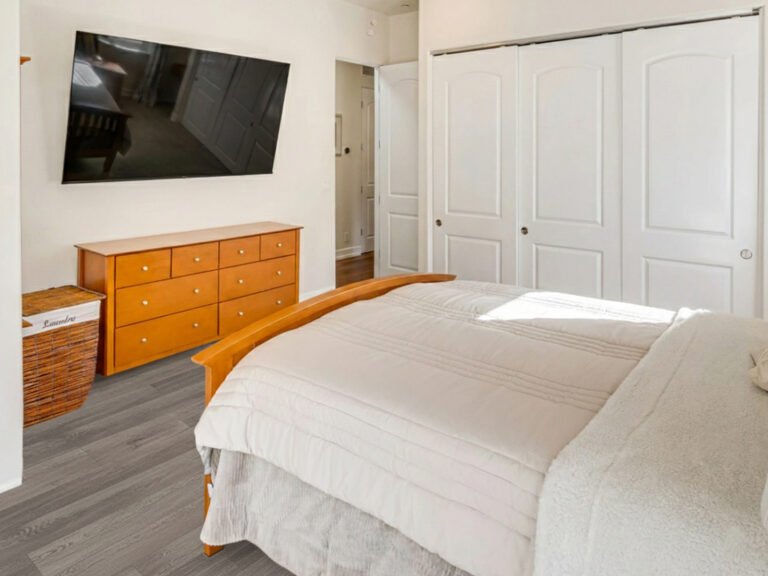 Spacious living room for corporate housing near Thousand Oaks CA