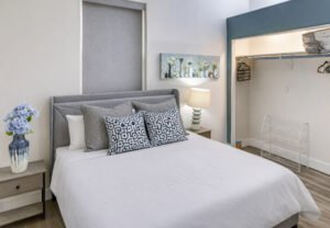 Spacious bedroom with queen bed and premium linens in Newbury Park corporate housing