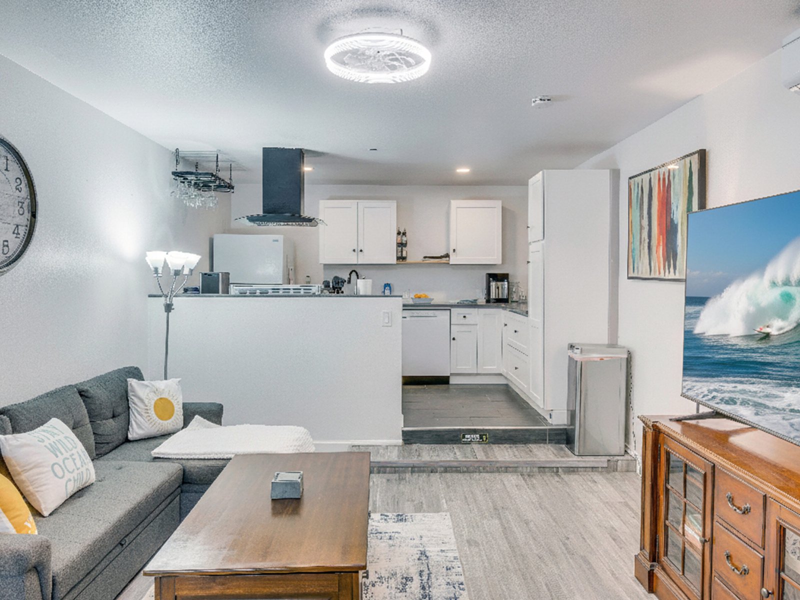 Newbury Park Vacation Rental | The Surf Retreat Modern 1BR 4 Work-from-home friendly rental with high-speed Wi-Fi in Newbury Park.