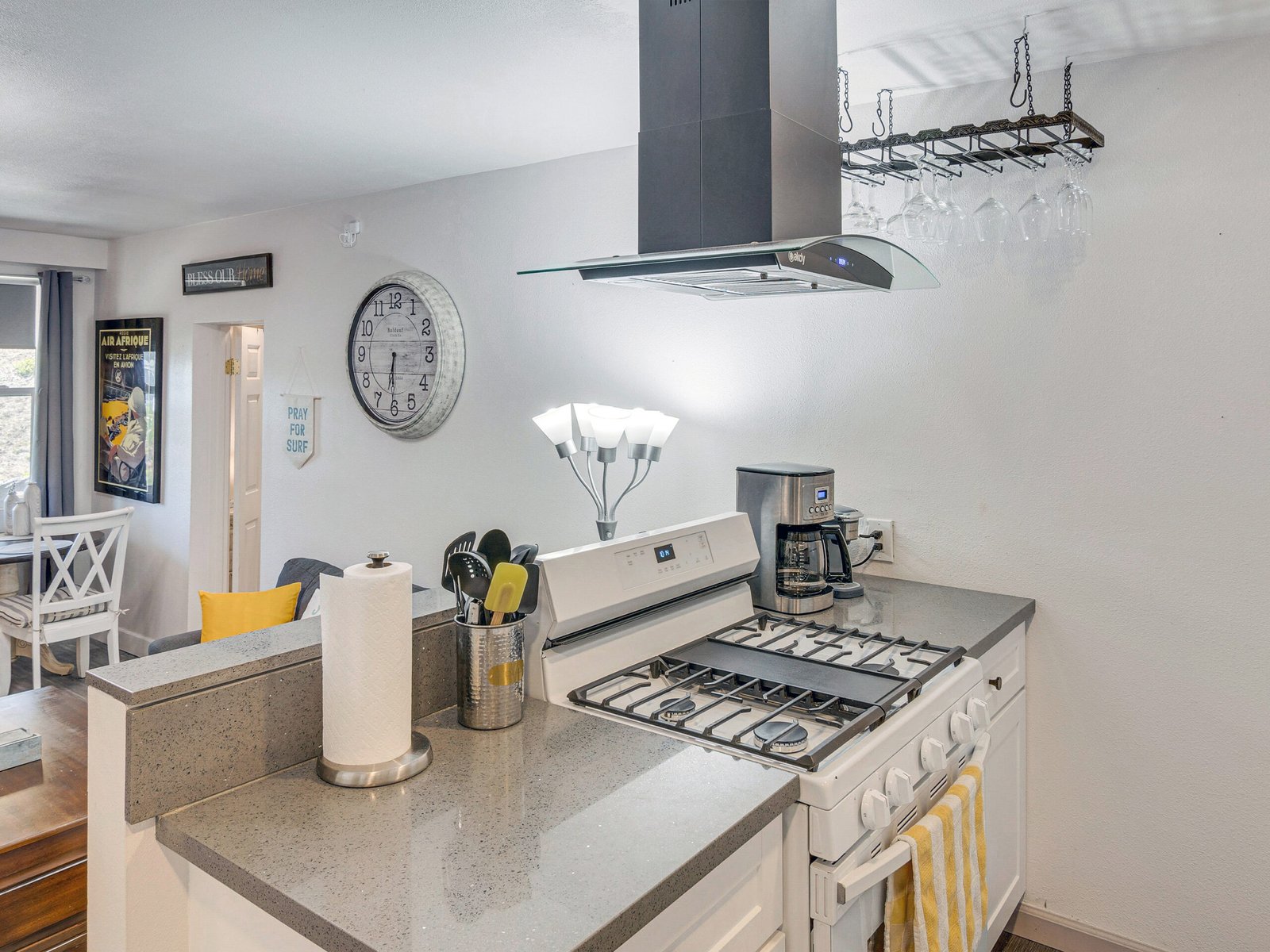 Newbury Park Vacation Rental | The Surf Retreat Modern 1BR 5 Fully equipped kitchen for long-term stays in Thousand Oaks.